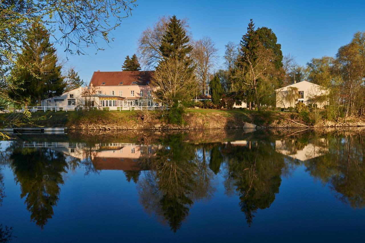 Logis Auberge Du Port Bazeilles Bagian luar foto